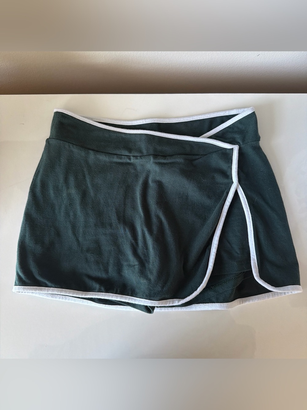 Green Women’s Athletic Skort with White Trim